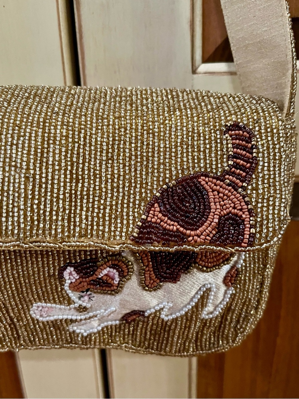 Beaded Cat And Mouse Shoulder Bag - Picture 2 of 6